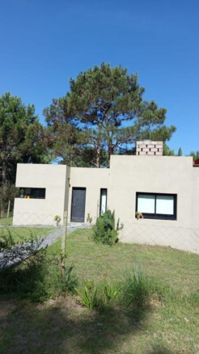 Casa con Patio y Parrilla Zona Golf